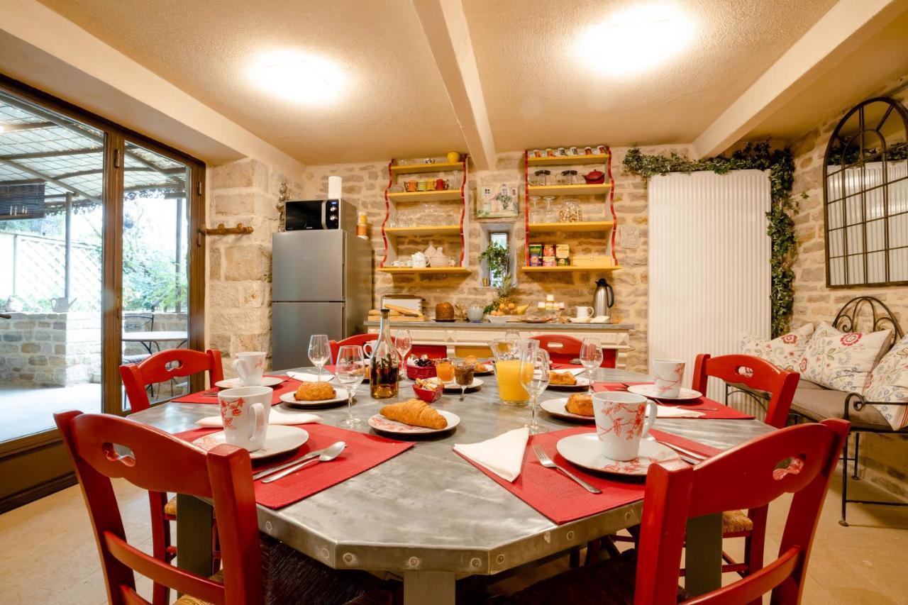 Octroi Saint-Jacques Bed & Breakfast Бон Екстериор снимка
