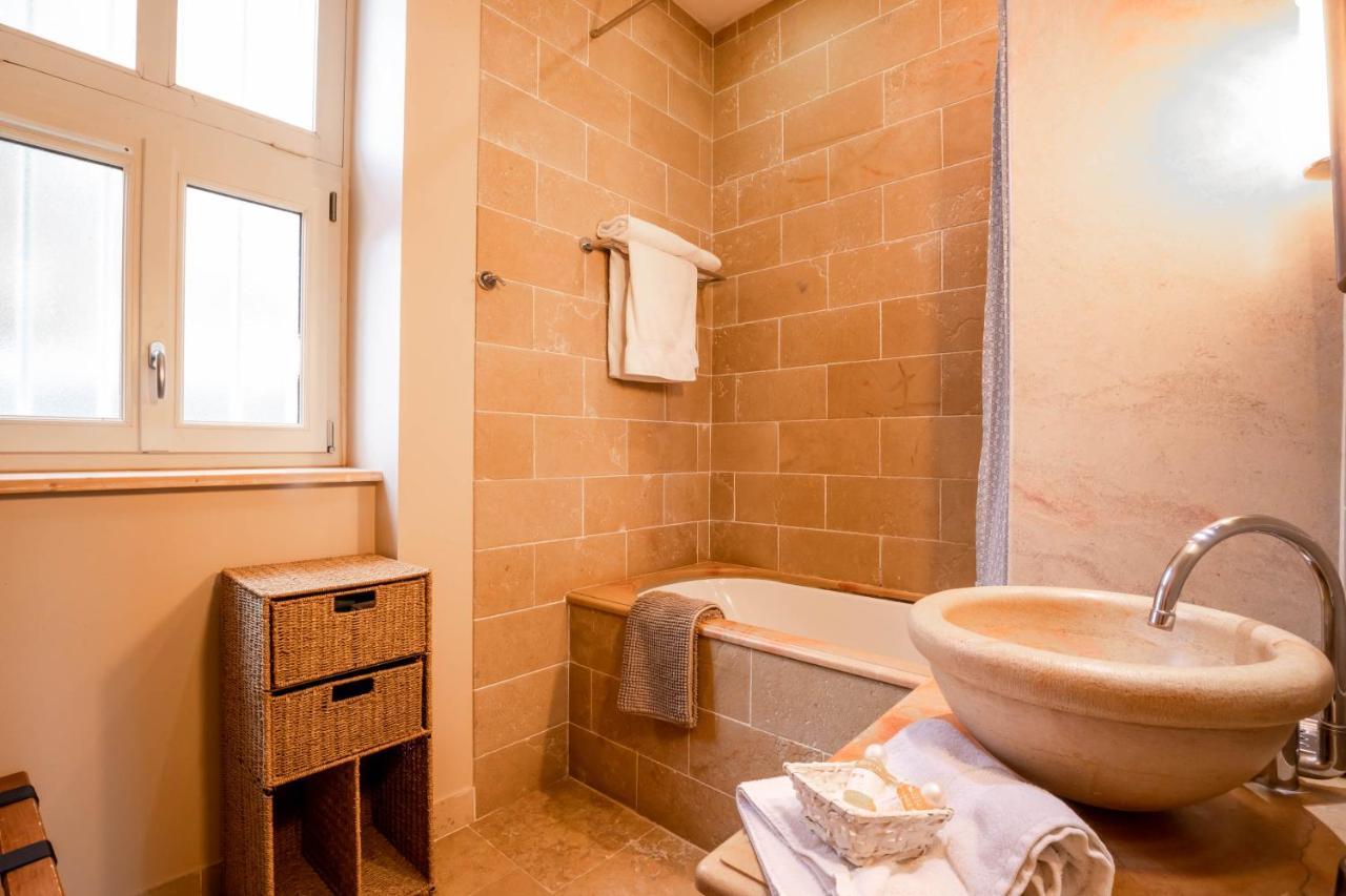 Octroi Saint-Jacques Bed & Breakfast Бон Екстериор снимка