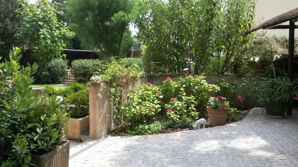 Octroi Saint-Jacques Bed & Breakfast Бон Екстериор снимка